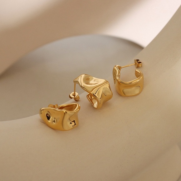 18K Gold Plated Huggie Earrings*Teardrop Asymmetrical Wave Minimalist Design*ML - Picture 7 of 7